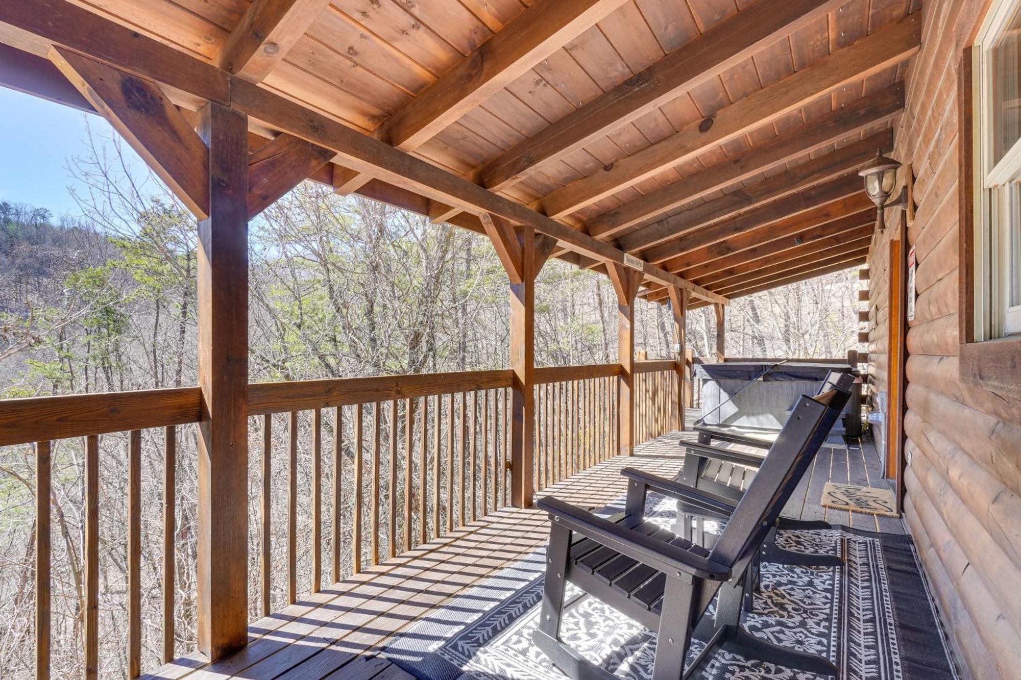 Sevierville Cabin With Deck Minutes To Pigeon Forge Εξωτερικό φωτογραφία