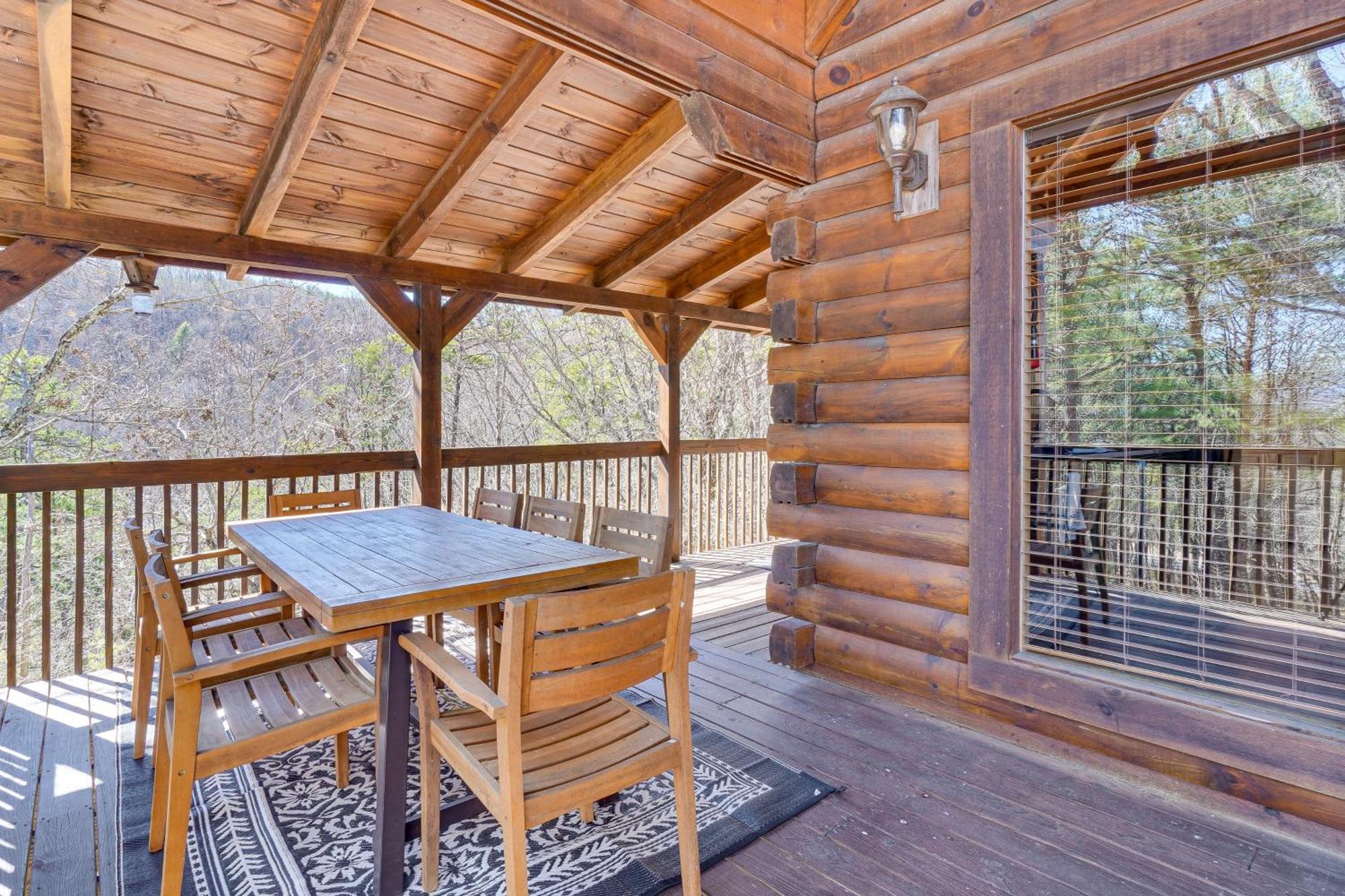 Sevierville Cabin With Deck Minutes To Pigeon Forge Εξωτερικό φωτογραφία